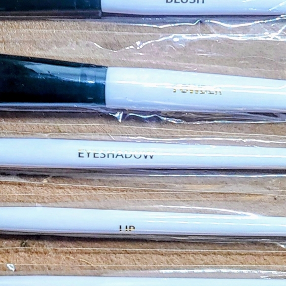 NEW Signature Club A 5 Piece Professional Makeup Artist's Brush Set & Makeup Bag - Picture 4 of 7